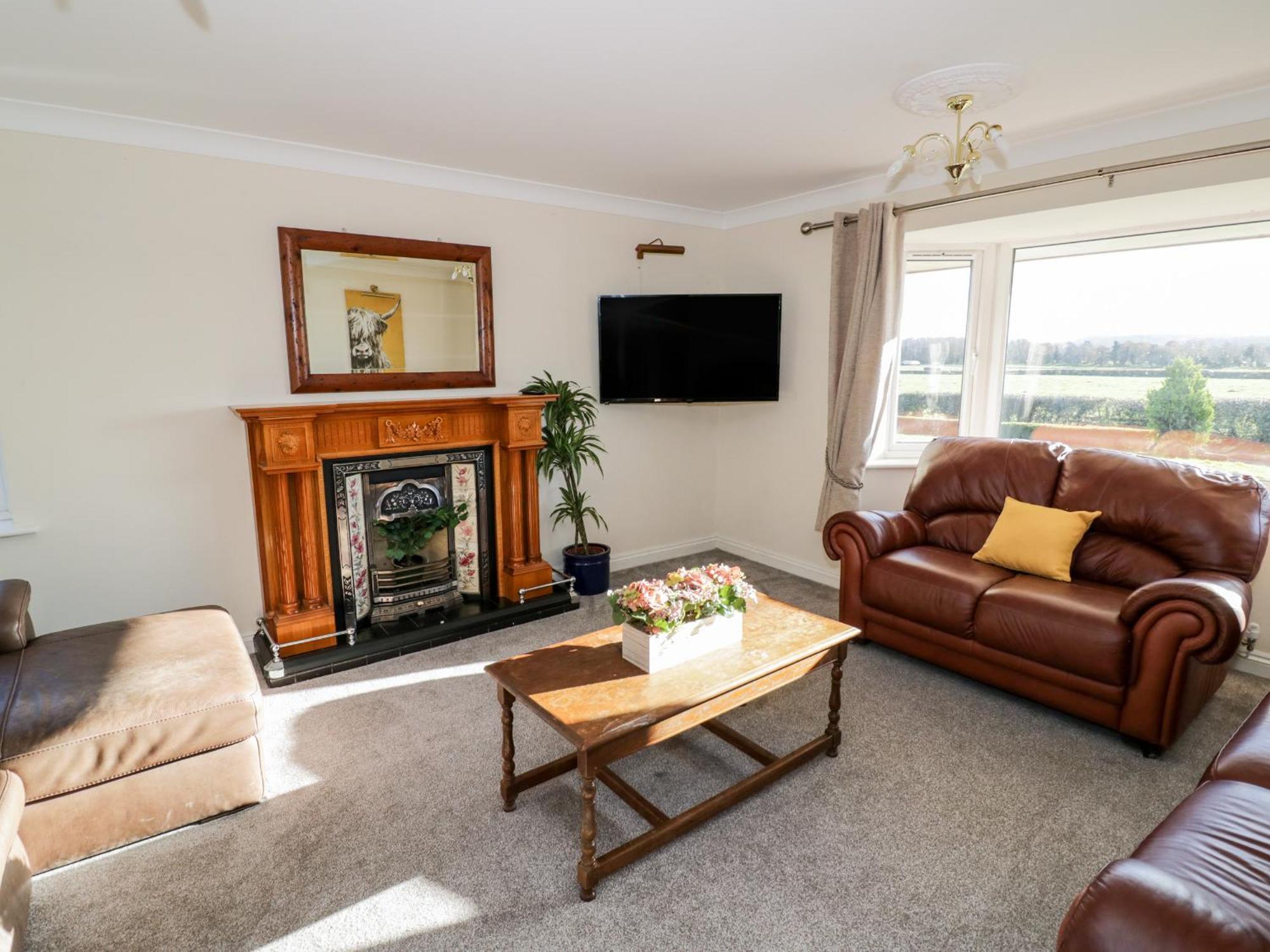 Tixall Manor Farm สแตฟฟอร์ด ภายนอก รูปภาพ